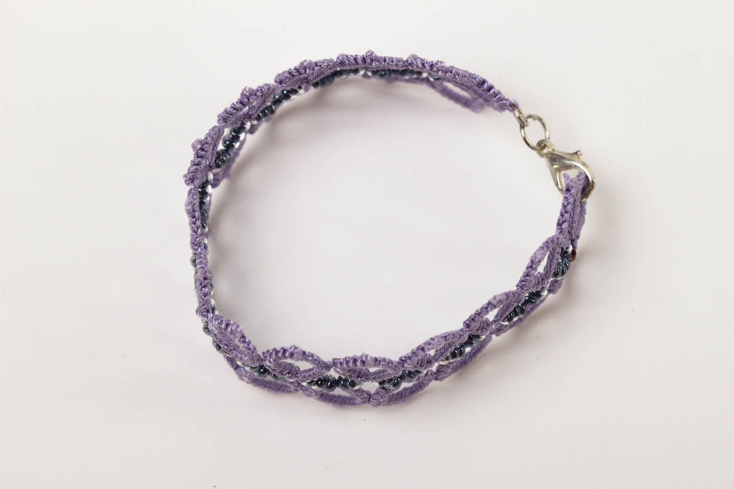 Pulsera artesanal de hilos color lila accesorio para mujeres regalo original foto 2