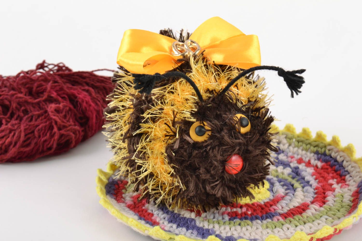 Juguete de peluche tejido artesanal de lana abeja amigurumi bonita infantil foto 1