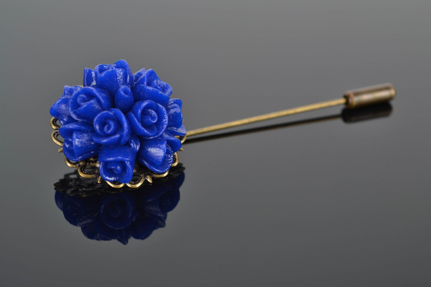 Шпилька-брошь из полимерной глины Синие розы фото 1