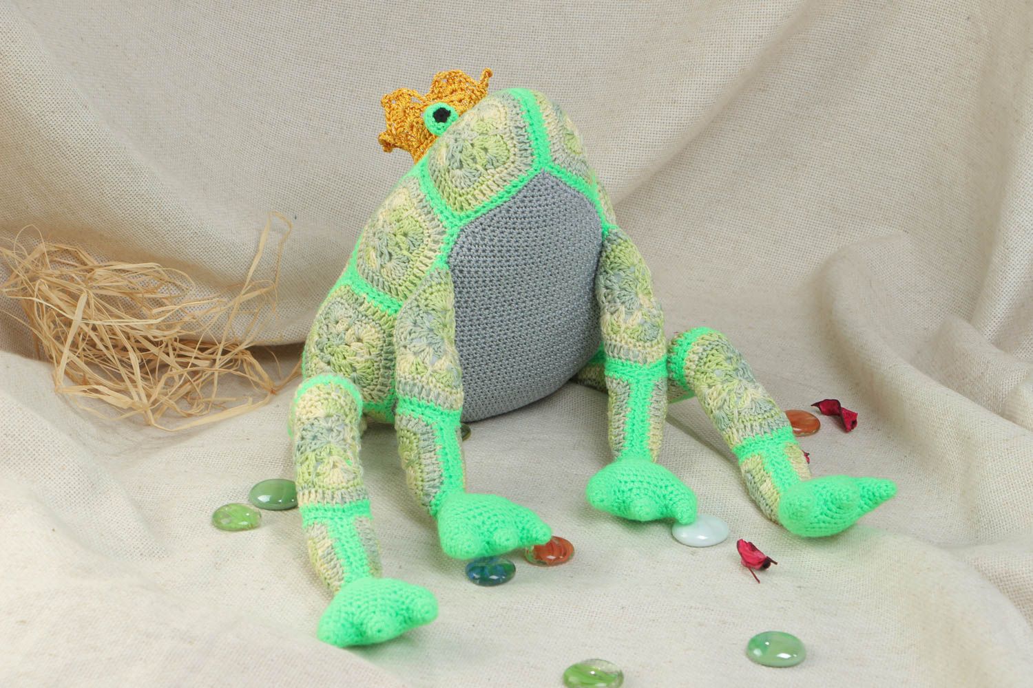 Handmade gehäkeltes Kuscheltier Frosch für Kinder und Dekor originell foto 1