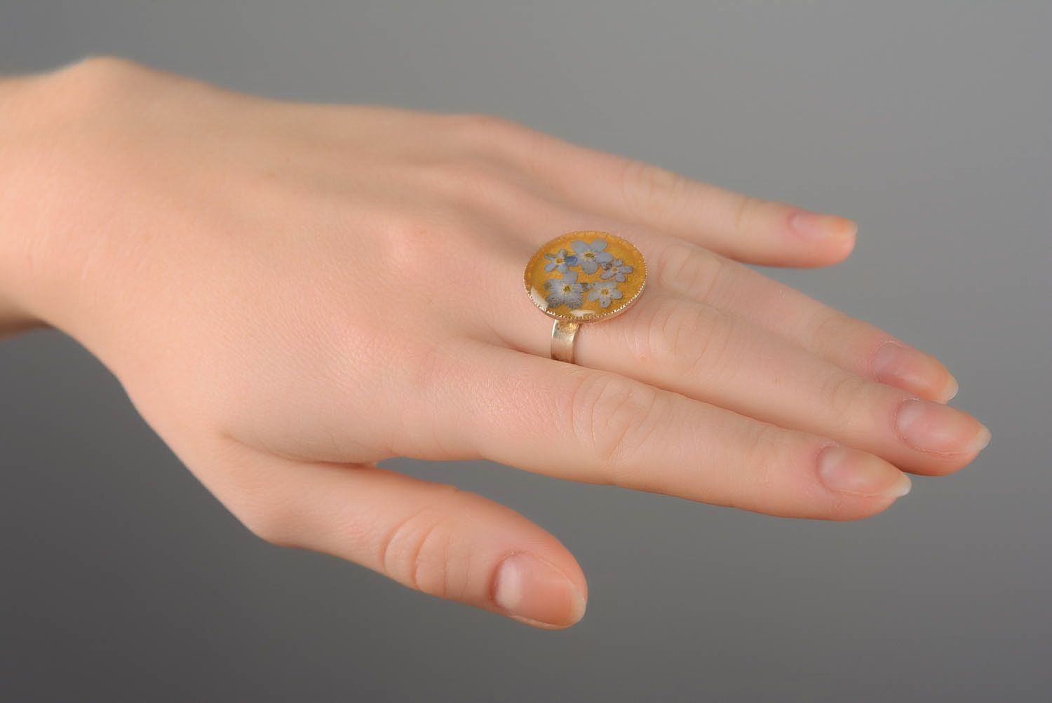 Anello da donna fatto a mano anello bello accessori originali resina epossidica foto 3