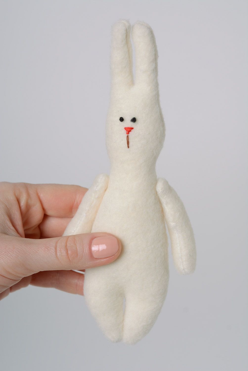Мягкая игрушка ручной работы зайчик белый из байки маленький для ребенка фото 1
