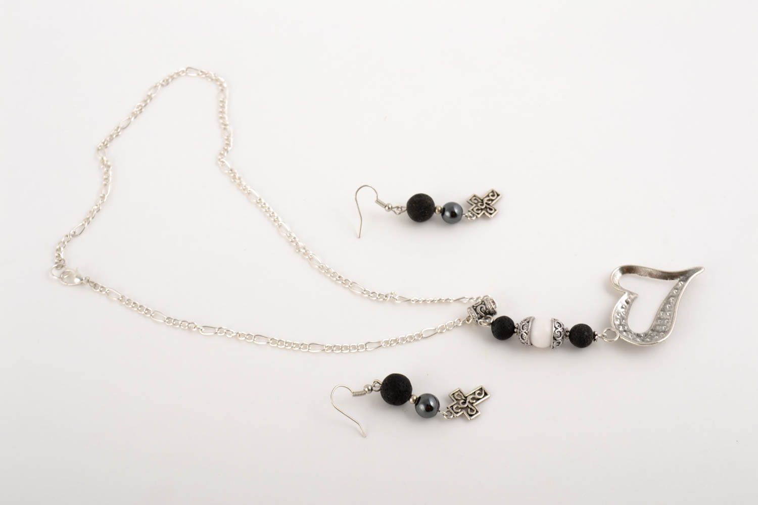 Handmade beaded earrings beaded neck pendant artisan jewelry set designs photo 4