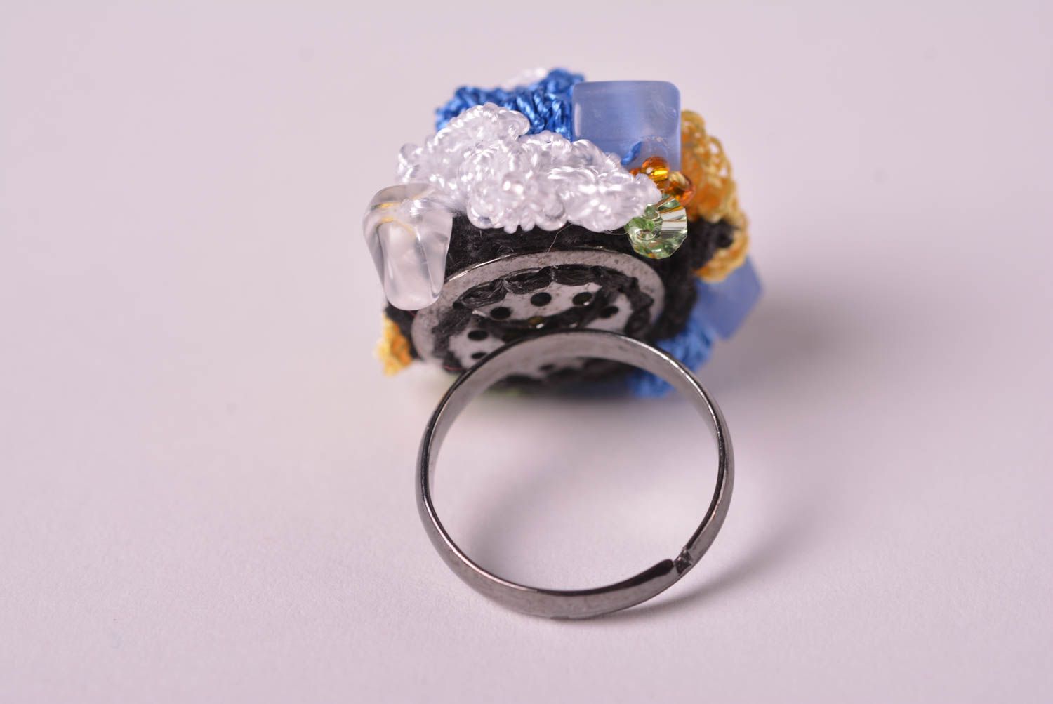 Вязаное украшение кольцо ручной работы бижутерия кольцо из вискозы и шелка фото 5