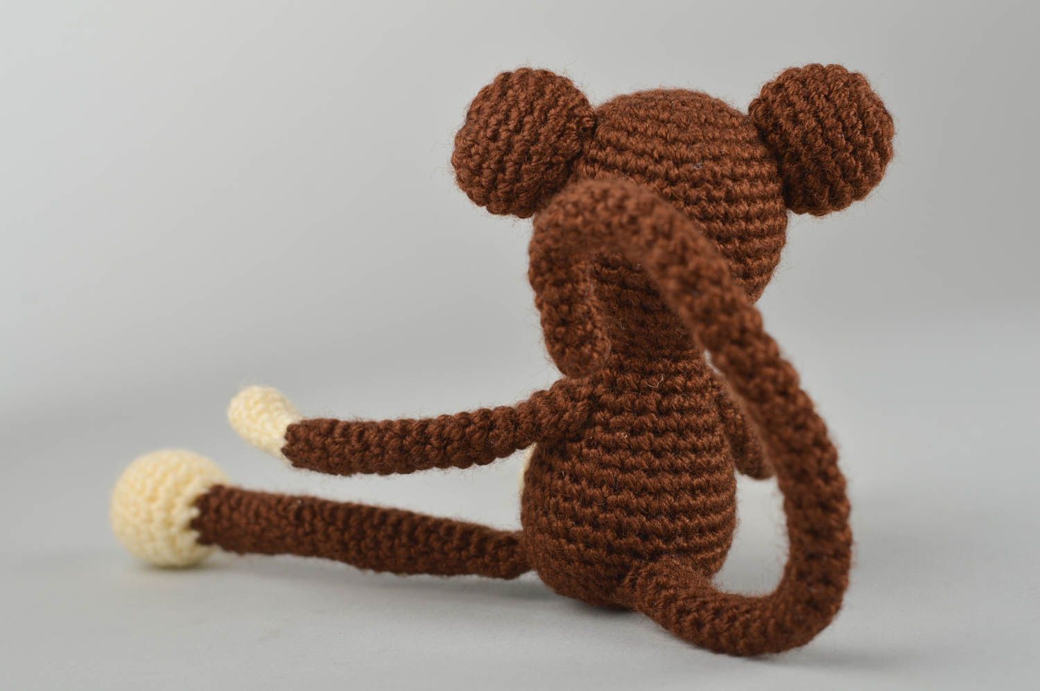 Вязаная обезьянка крючком ручной работы игрушка для детей вязаная игрушка фото 3