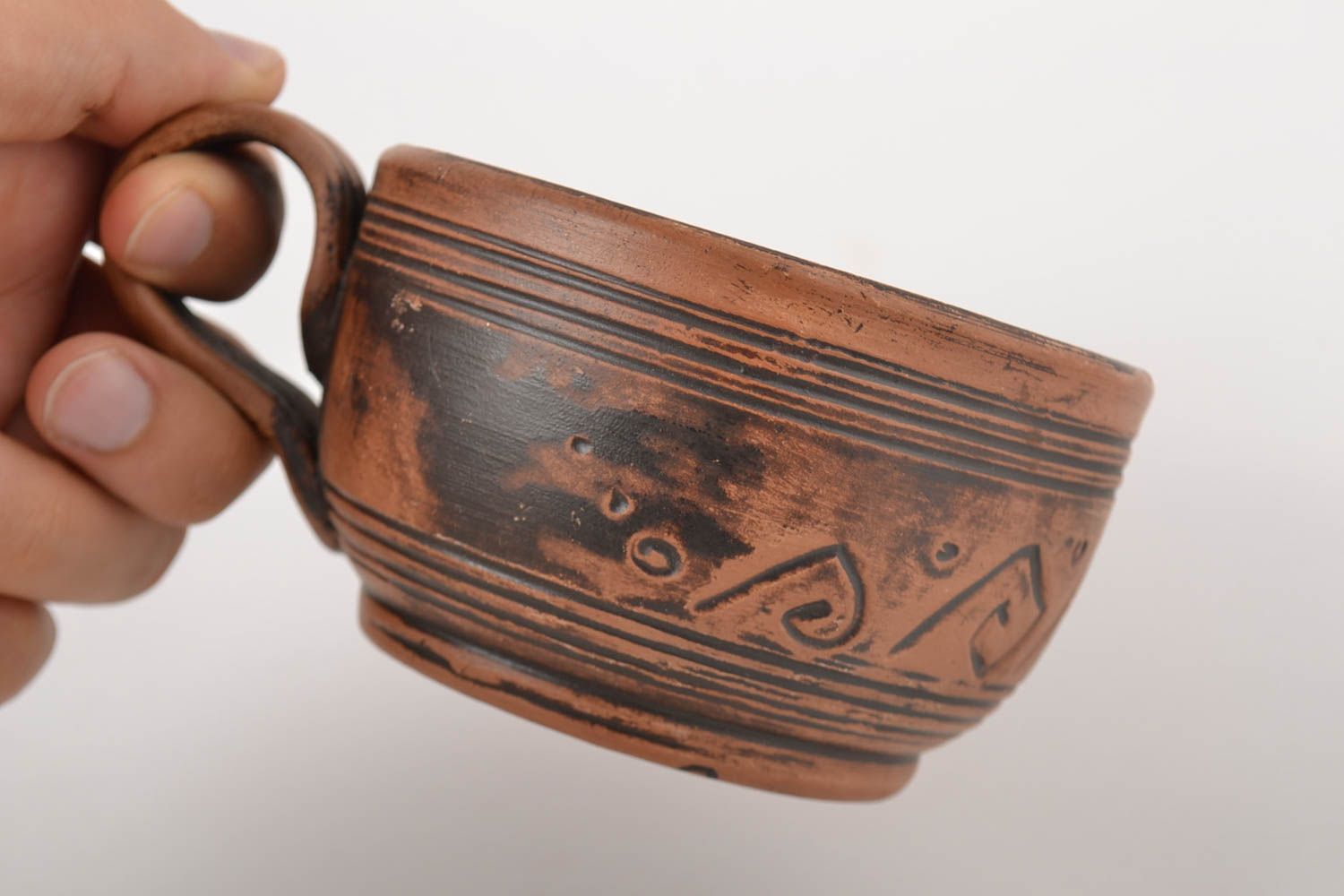 Tazza in ceramica decorativa fatta a mano tazza in argilla utensili da cucina
 foto 2