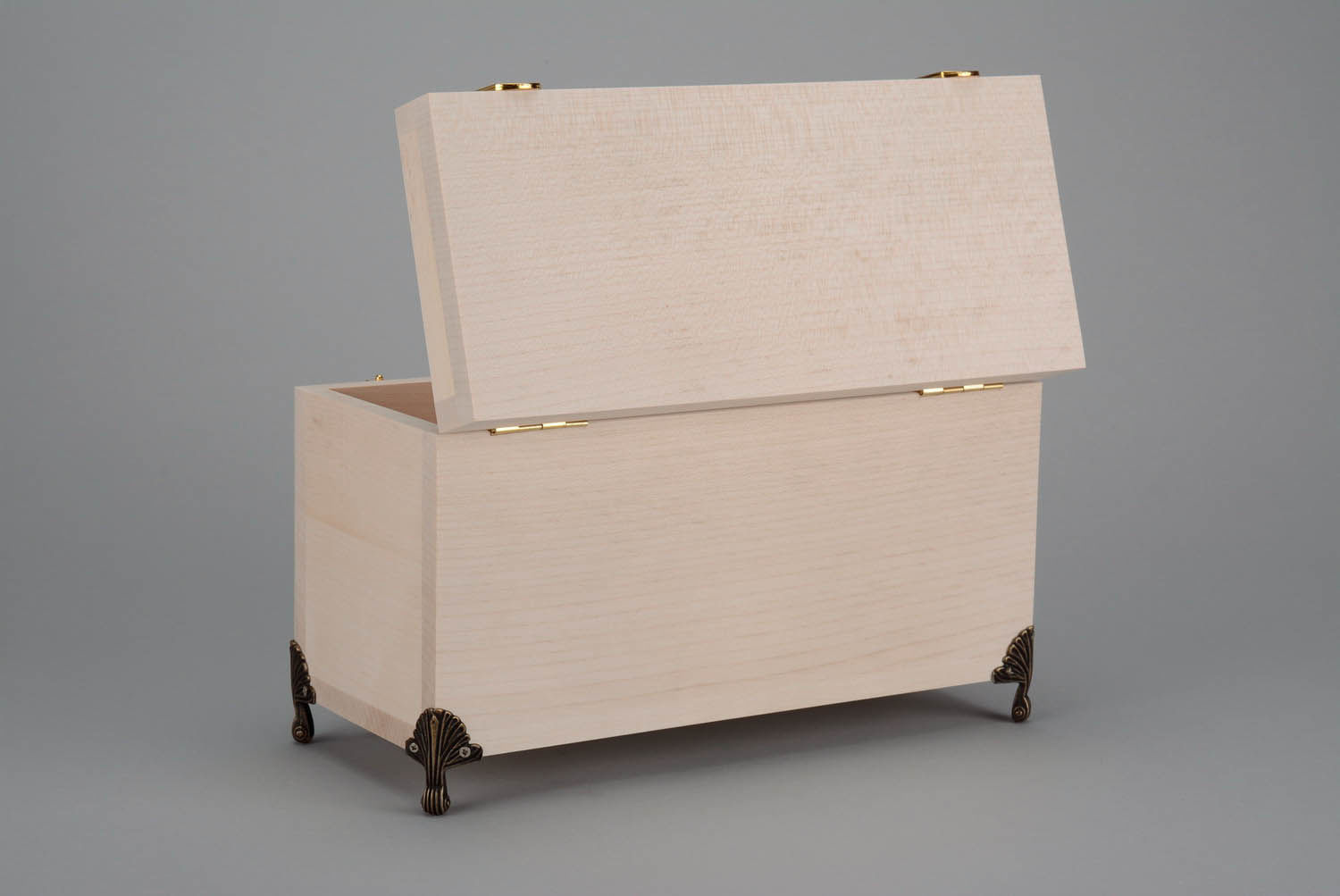 Blank box with legs photo 3