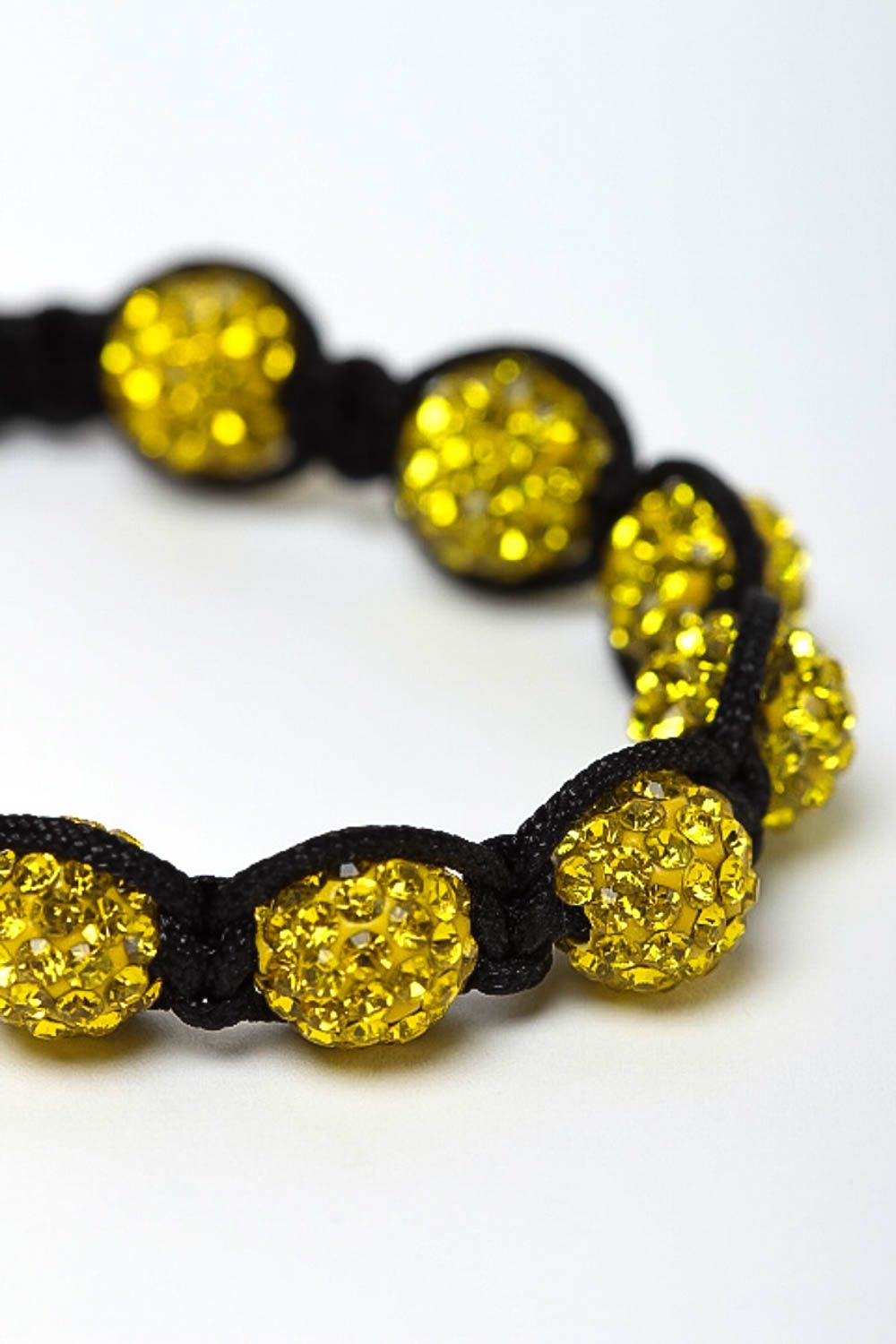 Bracelet tendance Bijou fait main avec perles fantaisie jaunes Accessoire femme photo 3