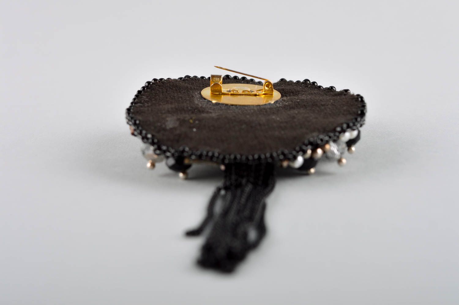Broche noire Bijoux fait main perles rocailles design ronde Accessoire femme photo 4