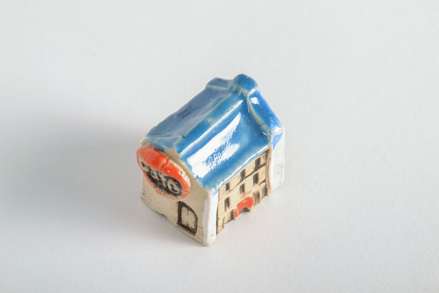 Maisonnette miniature céramique décorative faite main souvenir en argile Café photo 3