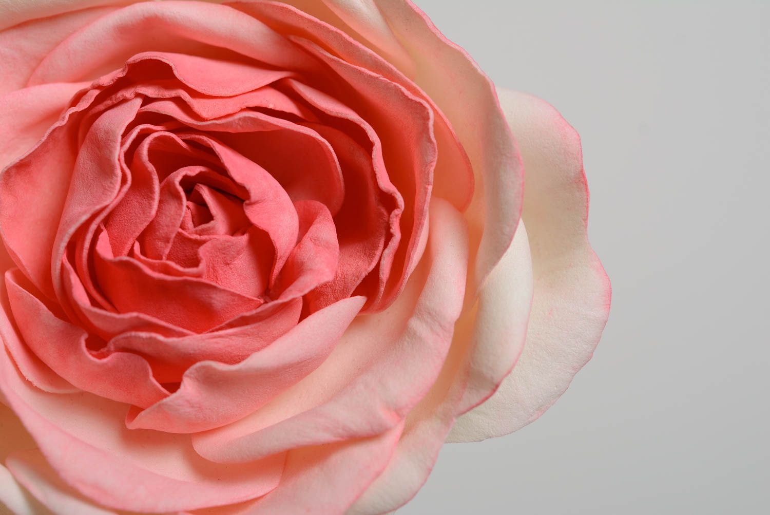 Broche en foamiran en forme de fleur rose tendre faite main accessoire femme photo 2