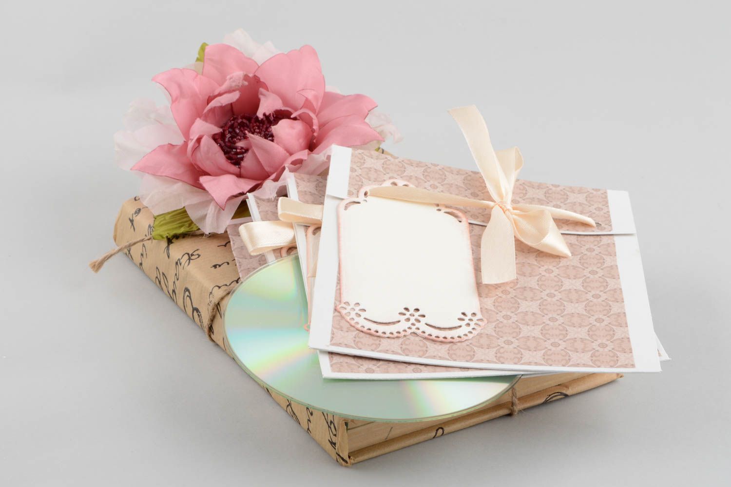 Sobre para CD hecho a mano beige decoración de regalo embalaje decorativo foto 1
