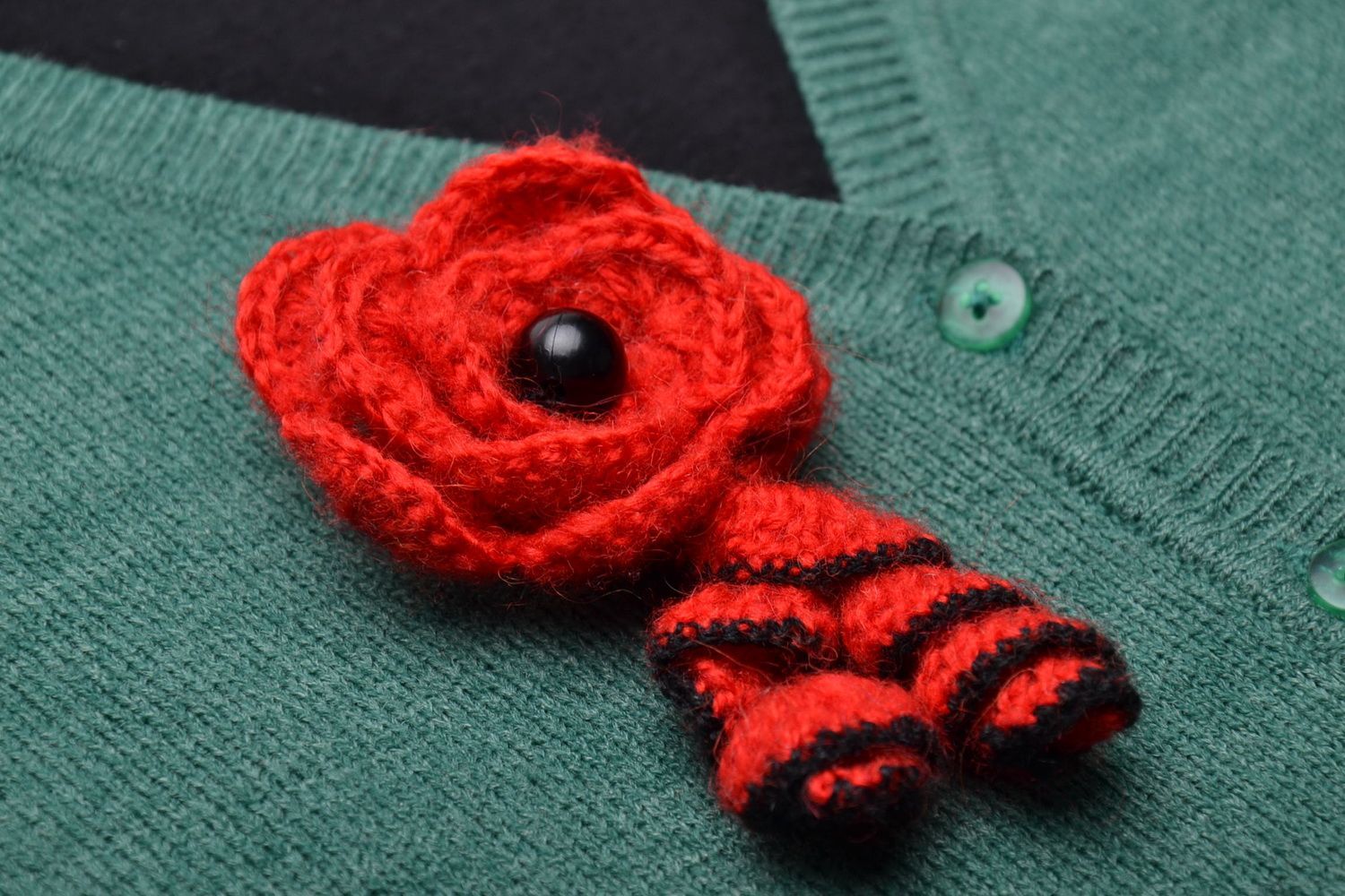 Homemade crochet brooch photo 1