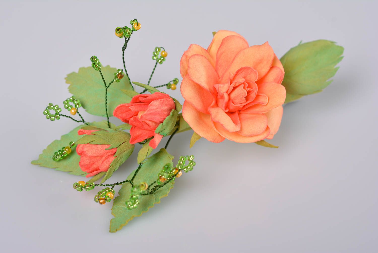 Оранжевая заколка роза из фоамирана ручной работы оригинальная нарядная фото 1