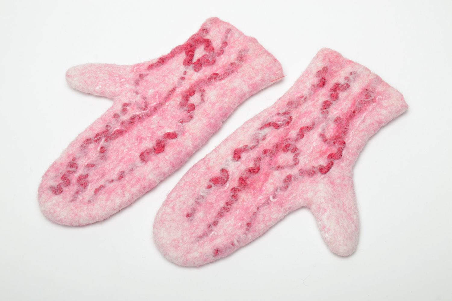 Pink mittens felted of wool photo 3