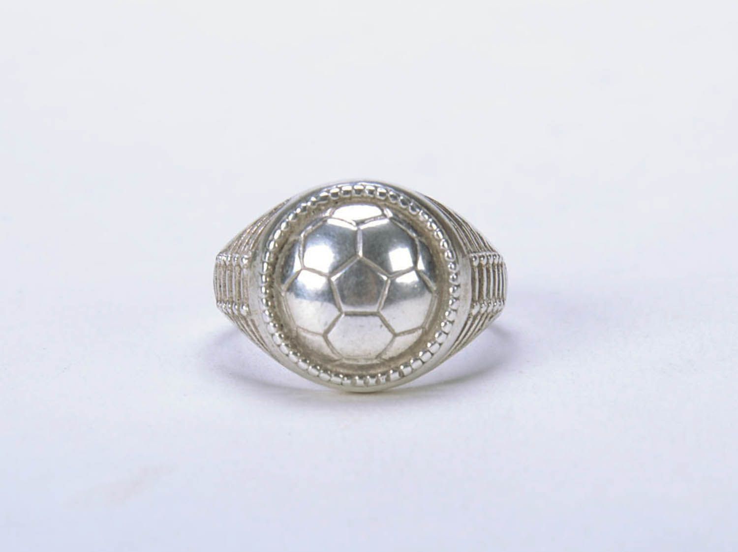Кольцо из серебра Футбол фото 3