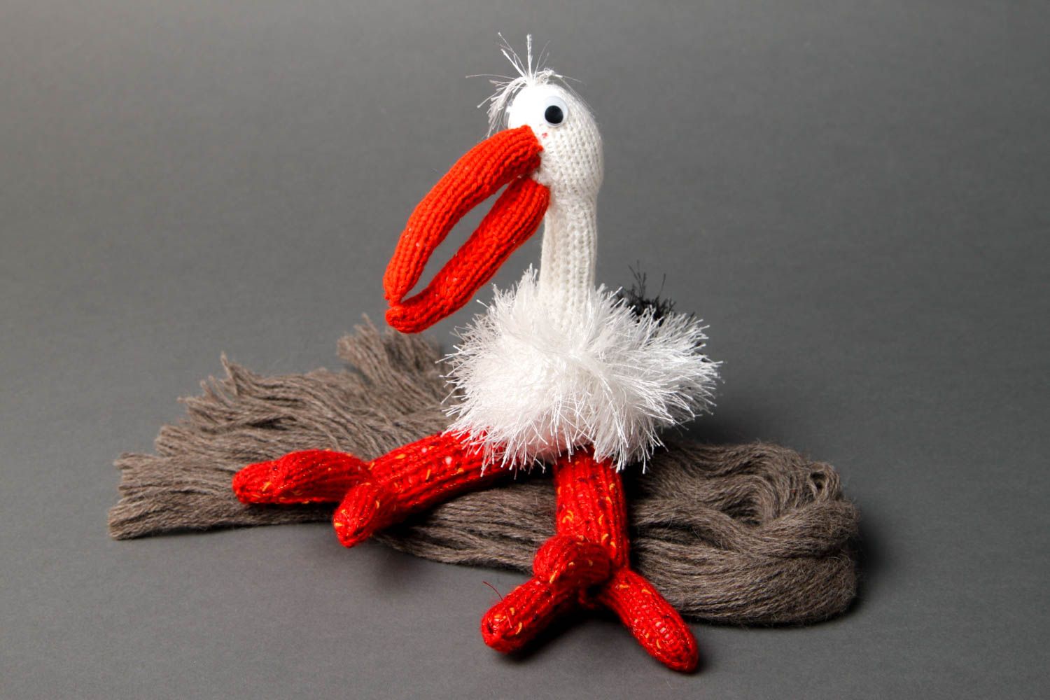 Peluche cigogne Jouet fait main tricoté en laine original Cadeau pour enfant photo 1