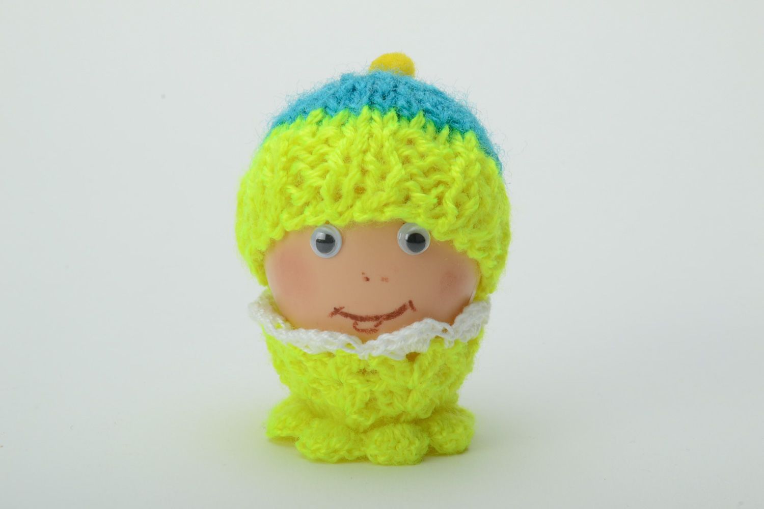 Décoration de Pâques support tricoté et bonnet pour oeuf faits main couleur vive photo 2