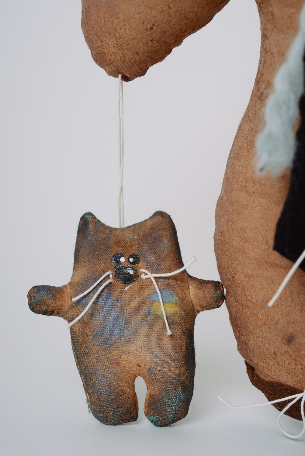 Muñeco de trapo aromatizado empapado en café con forma de gato hecho a mano foto 2
