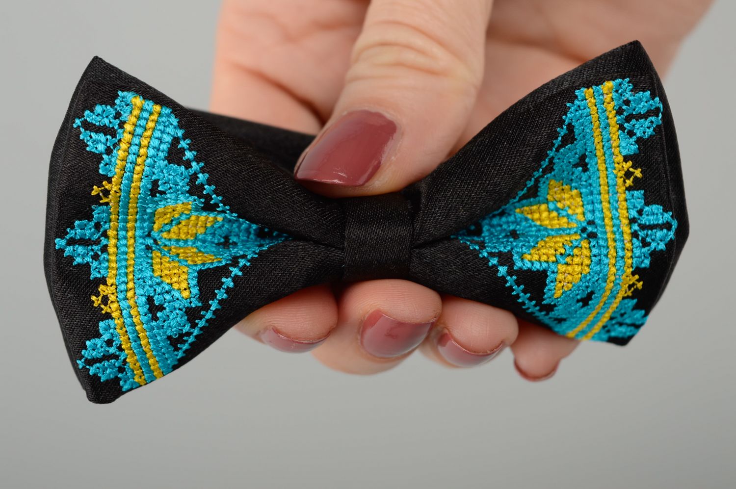 Bow tie with embroidery folk motives photo 3