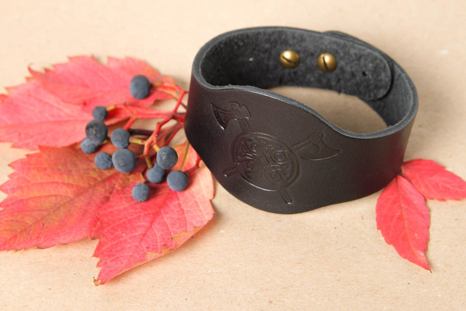 Beautiful handmade leather bracelet fashion trends leather goods gift ideas photo 1