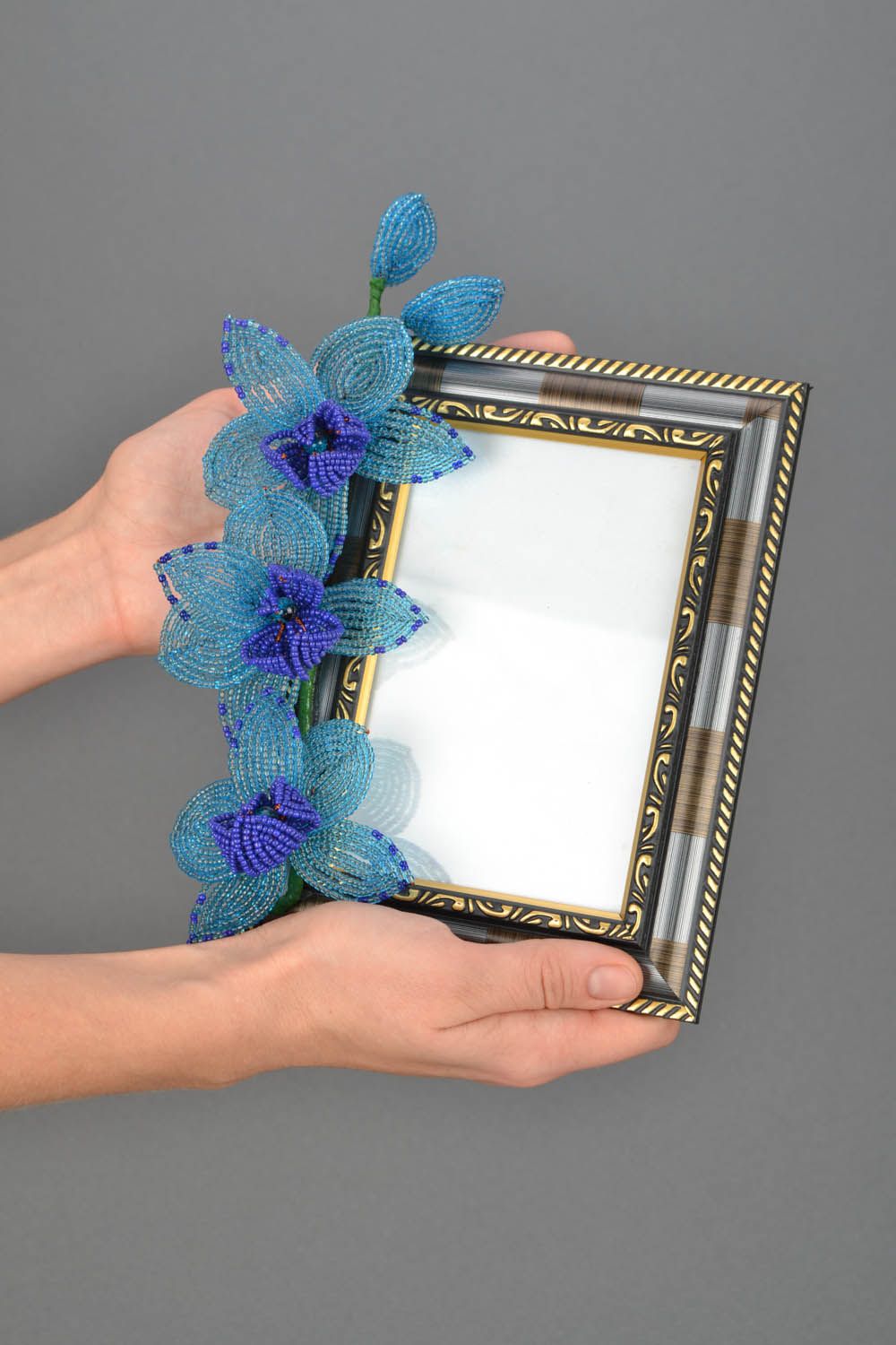Beaded photo frame with flowers  photo 2