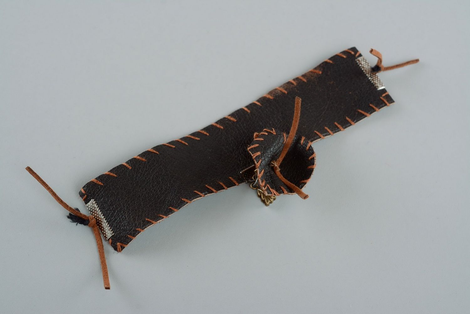 Leather bracelet of black color photo 4