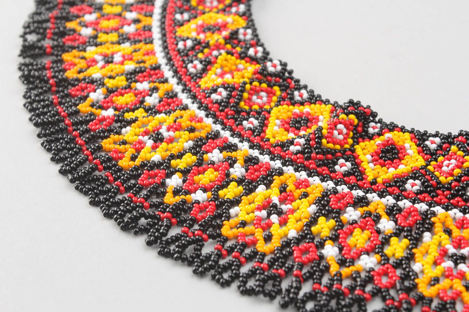 Colorful beaded necklace photo 4