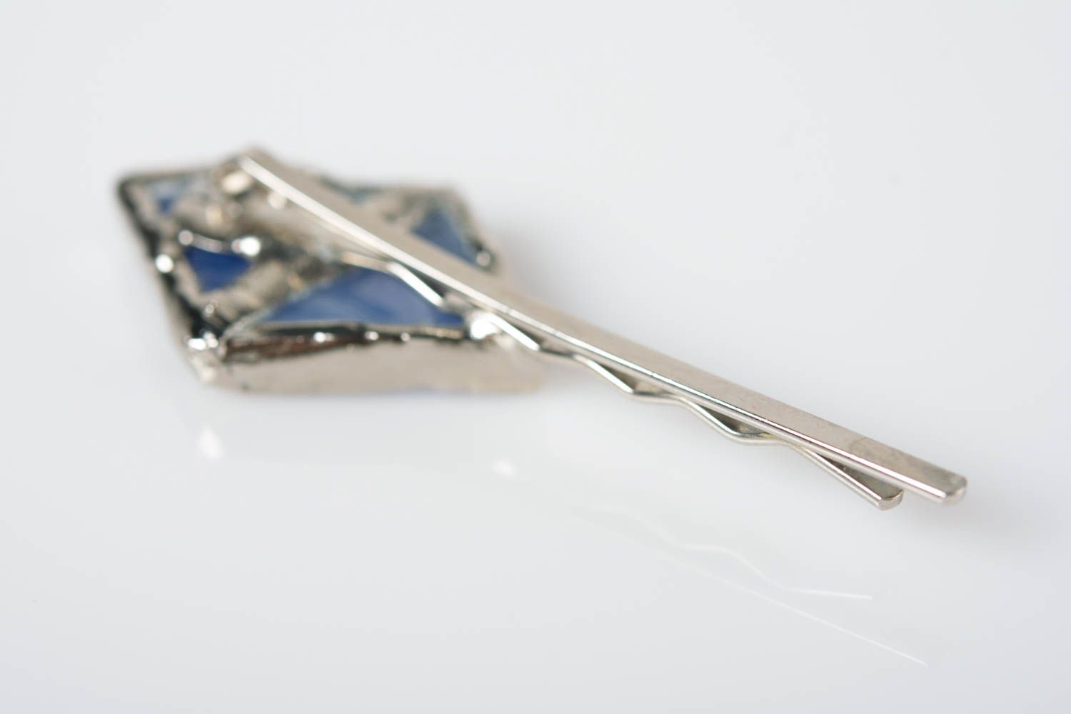 Handgemachte metallische Haarklemme mit Verzierung aus blauem Glas für Frauen foto 5