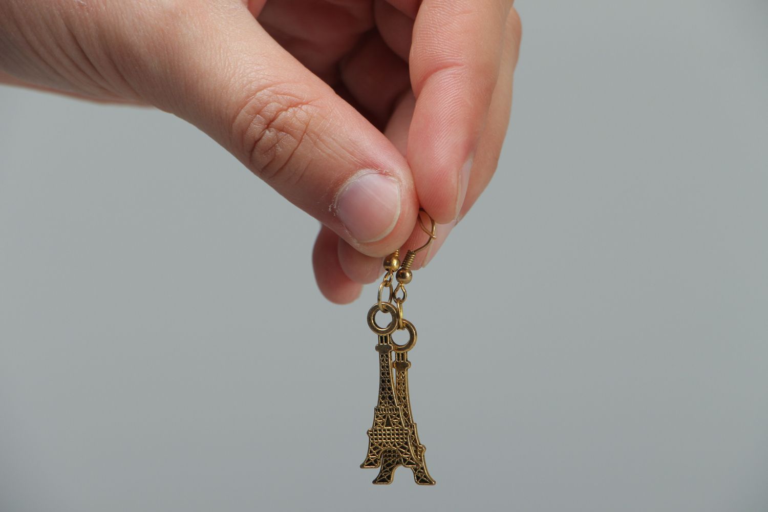 Dangle earrings with Eiffel tower charms photo 3