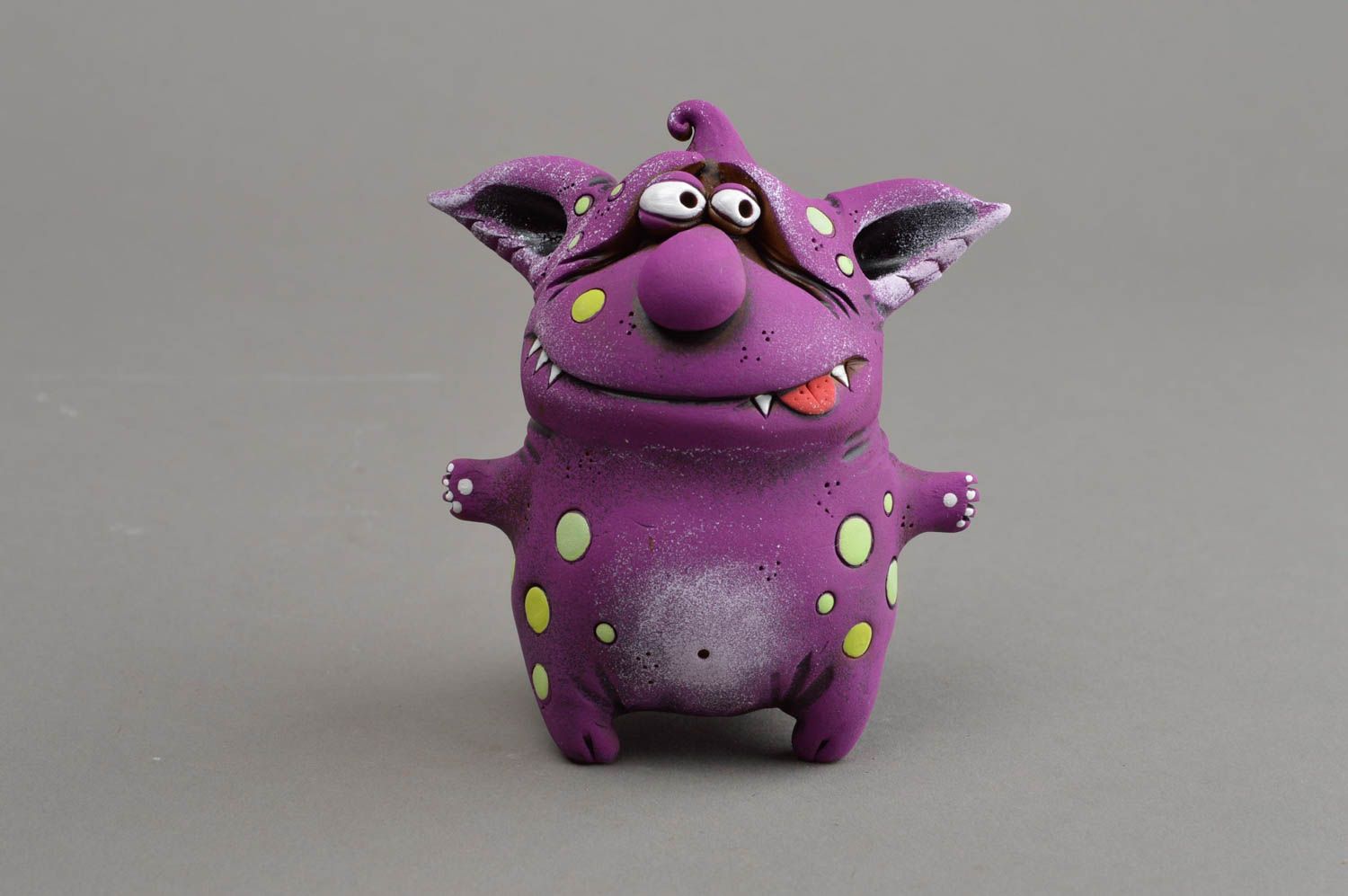 Фиолетовая глиняная статуэтка ручной работы авторского дизайна оригинальная фото 2