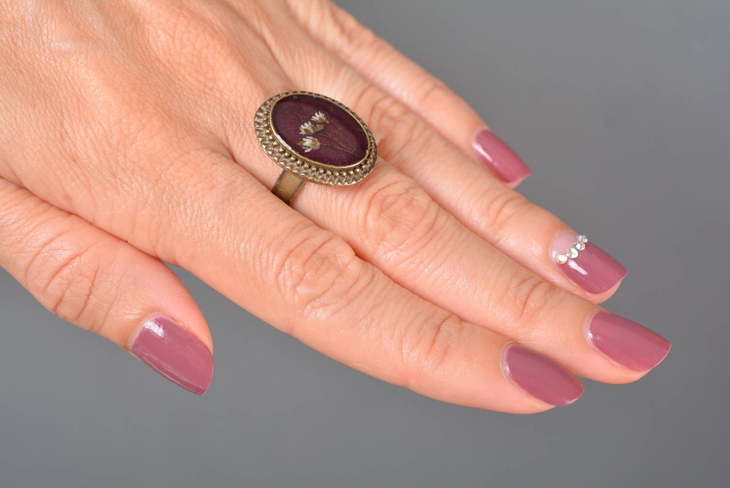 Кольцо ручной работы кольцо из эпоксидной смолы модное кольцо с сухоцветом фото 3