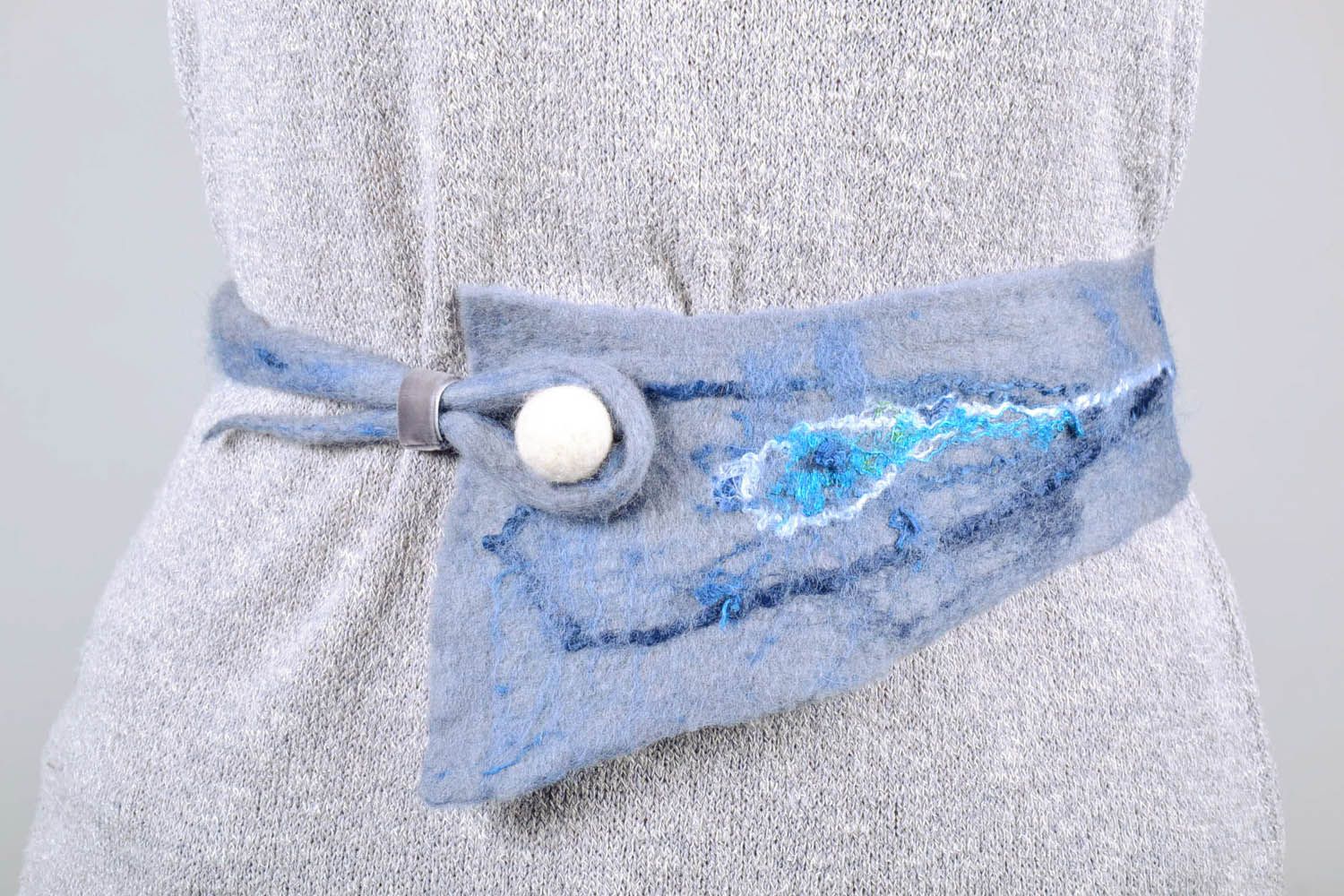 Damen Gürtel handmade Accessoire für Frauen schöner Gürtel aus Filz in Blau foto 5