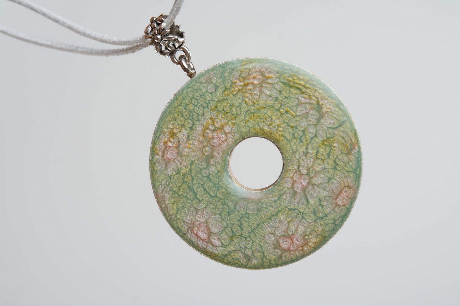 Double-sided wooden pendant Glade photo 4