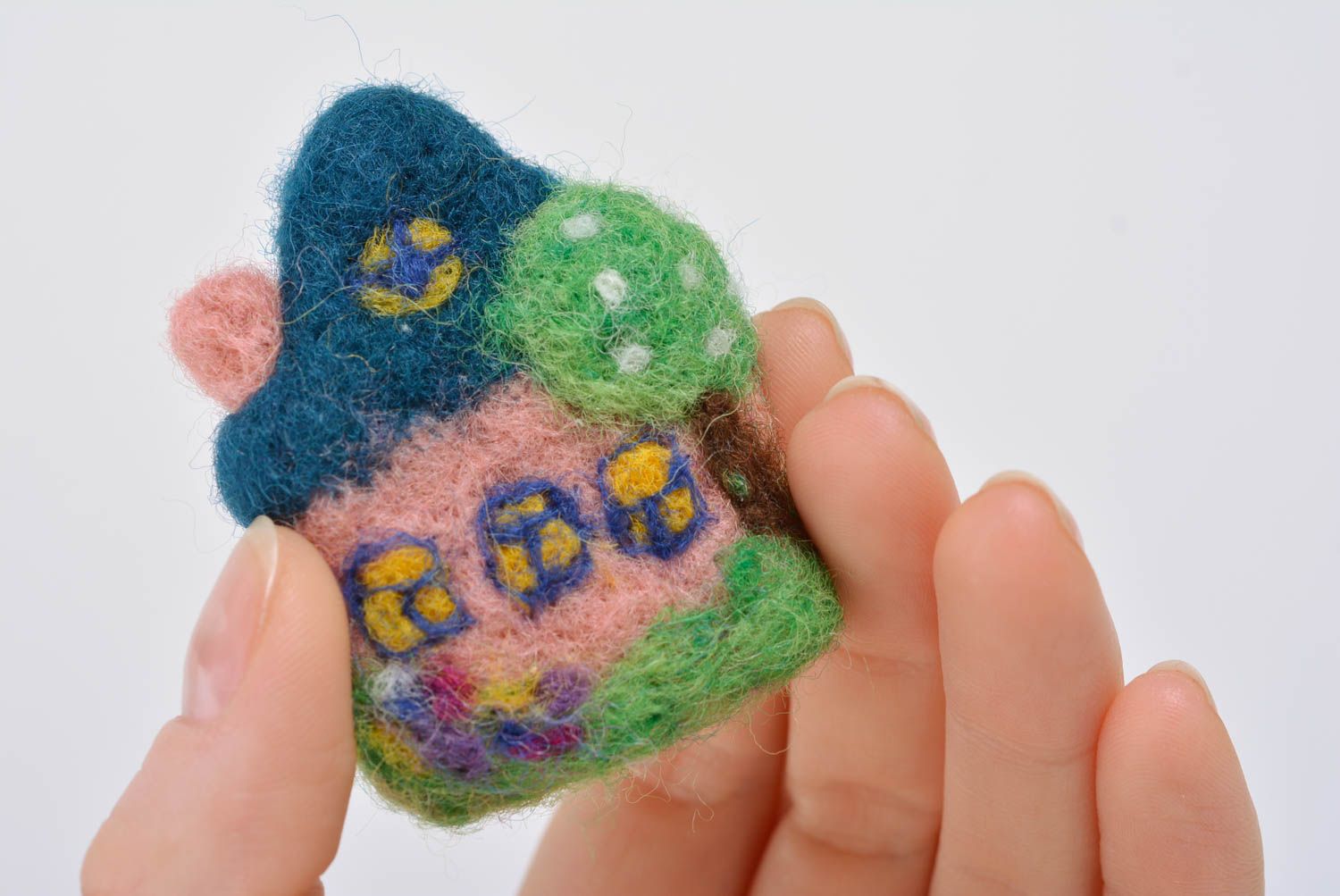 Handmade small designer brooch felted of natural wool in the shape of cute house photo 2