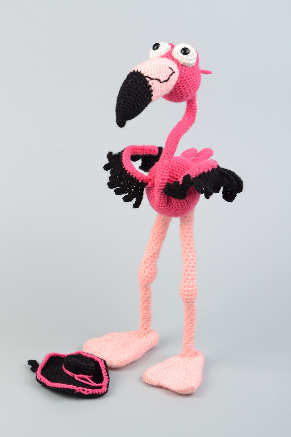 Мягкая вязаная игрушка фламинго розовый на проволочном каркасе ручная работа фото 5