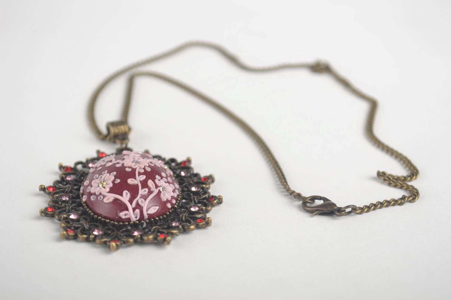 Vintage Anhänger handgemachter Schmuck Accessoires für Frauen violett rund foto 3