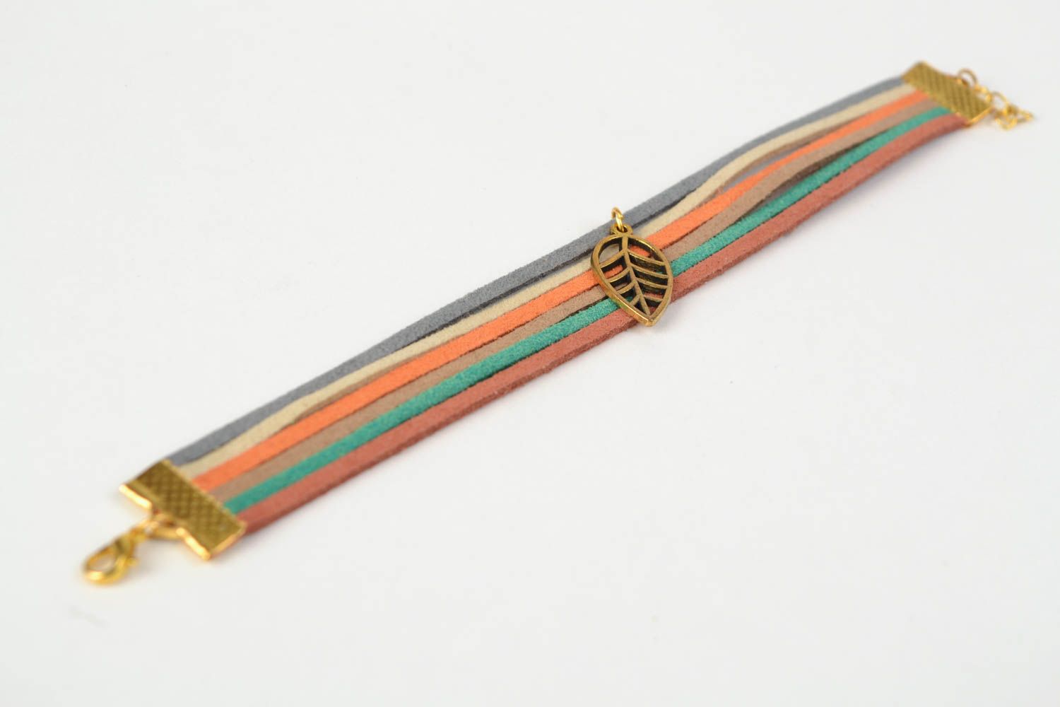 Bracelet en daim large multicolore avec pendeloque feuille fait main pour femme  photo 5
