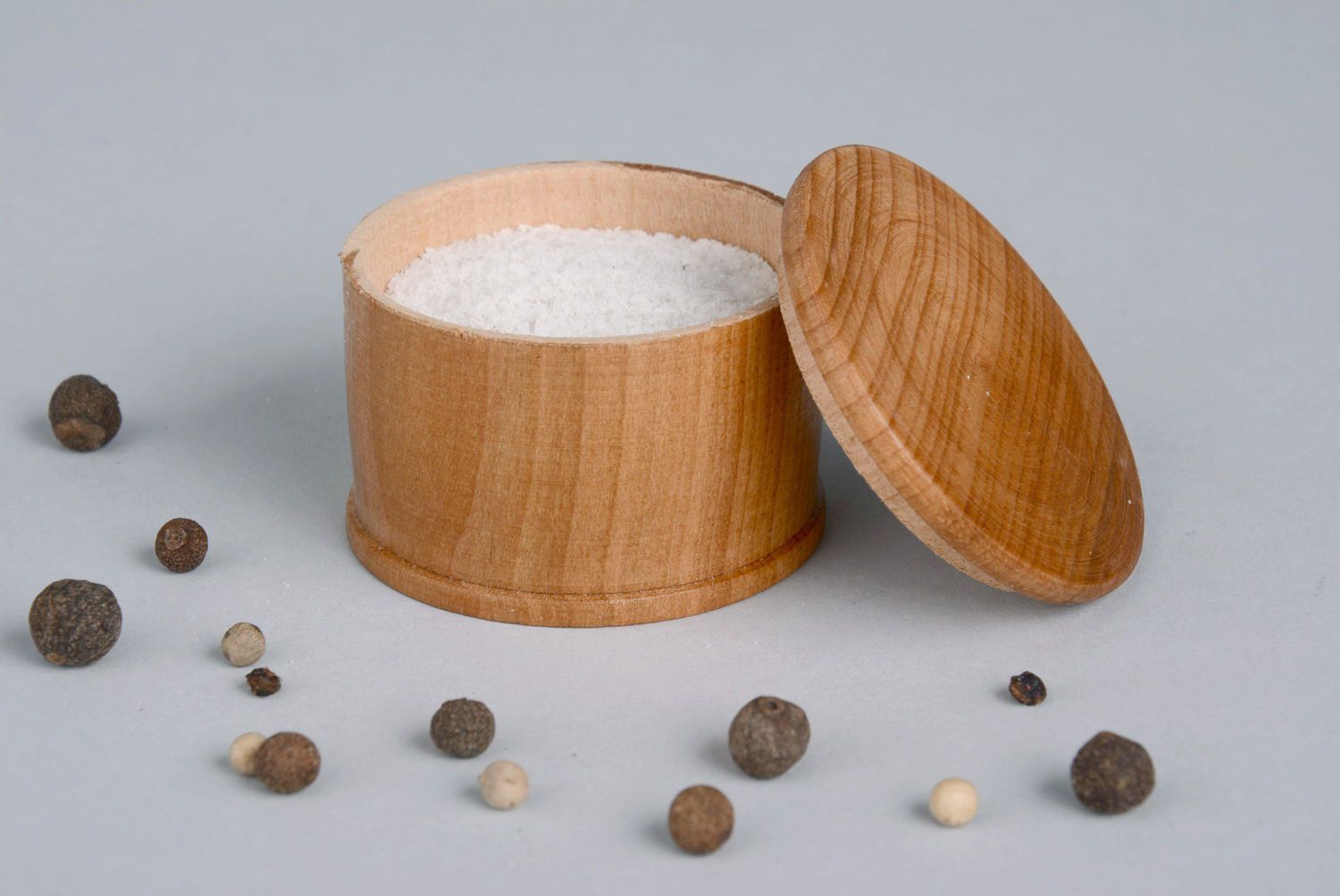 Boîte de cuisine en bois à sel ou poivre photo 4