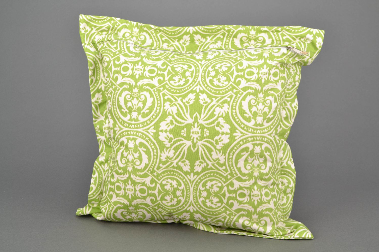 Handmade green lacy cushion photo 2