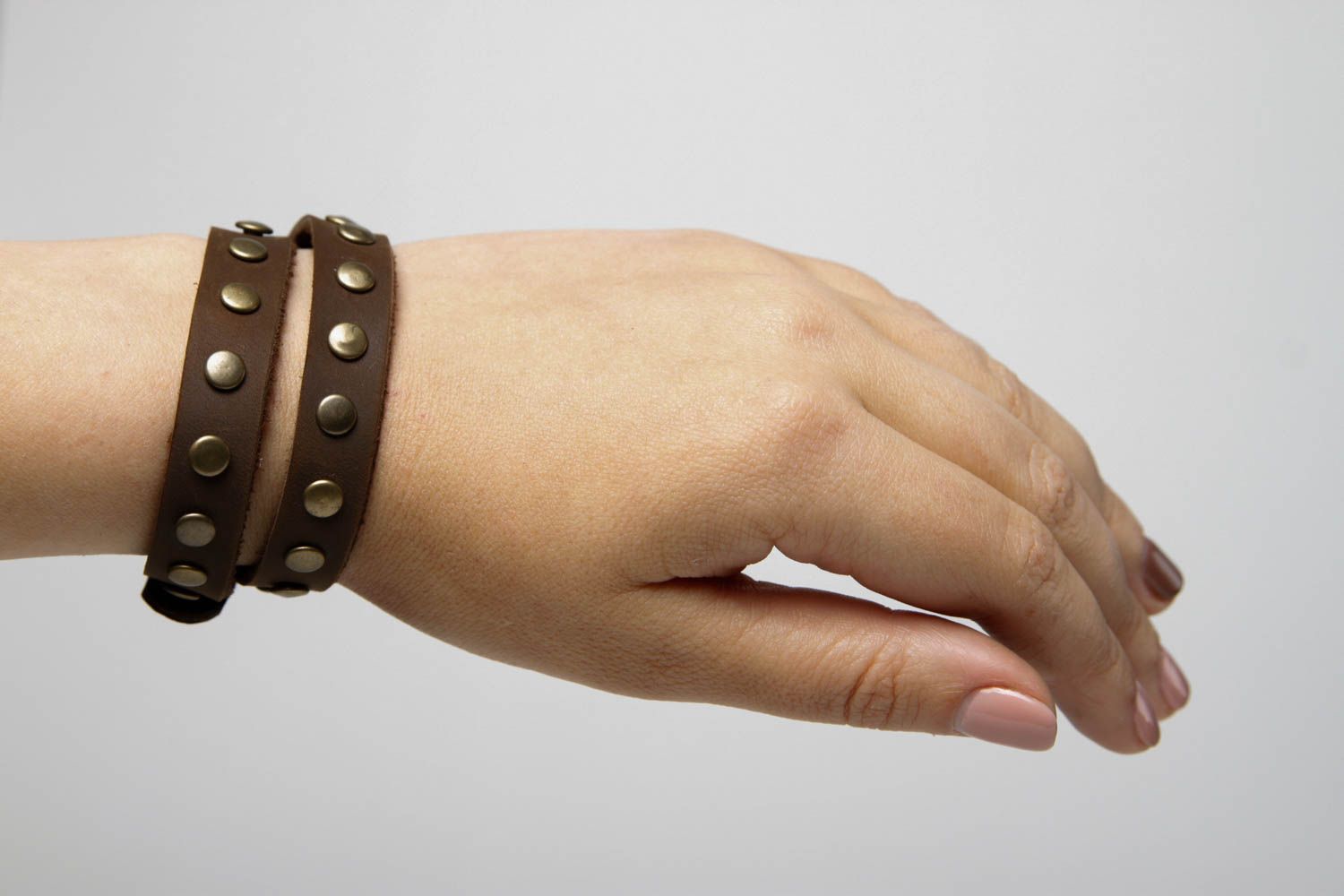 Damen Schmuck handgefertigt Armband aus Leder stilvoll Design Accessoire braun foto 2