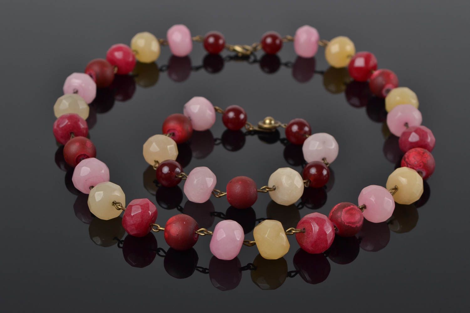 Conjunto de joyas de piedras naturales de collar y pulsera burdeos rosado foto 1