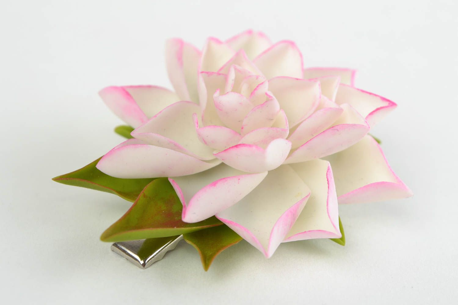 Barrette à cheveux tendre claire fleur en porcelaine froide lotus faite main photo 1