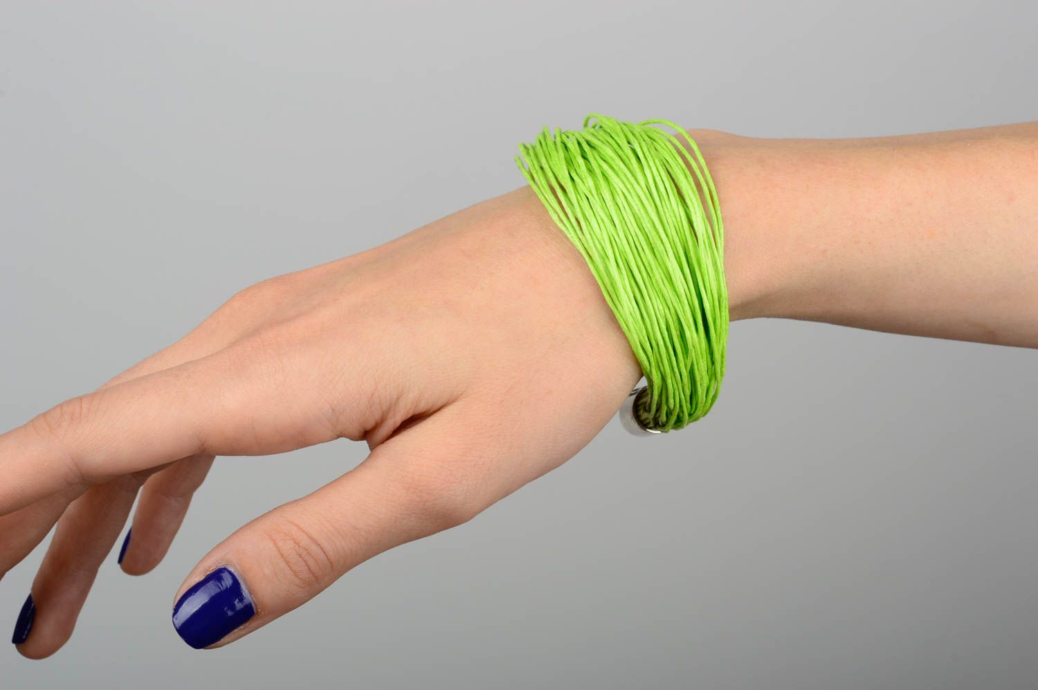 Bracelet fantaisie Bijou fait main fils vert fluo Accessoire pour femme photo 1