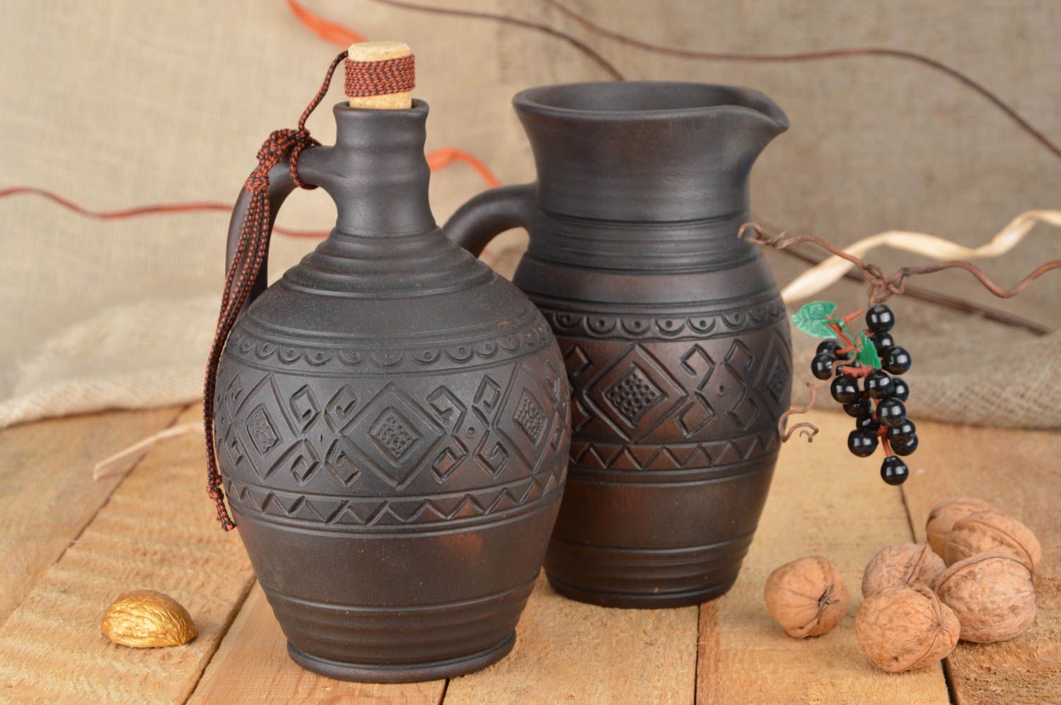 Handgemachte Flasche und Krug aus Keramik in Dunkelbraun 2 Stück 500 ml und 1 L  foto 1