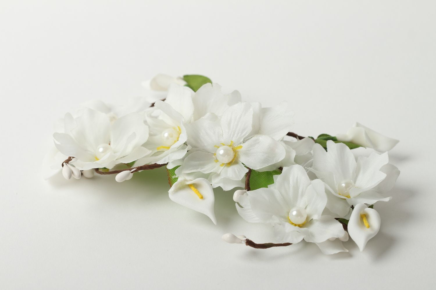 Peigne cheveux fait main Bijoux cheveux Accessoires cheveux fleurs blanches photo 3