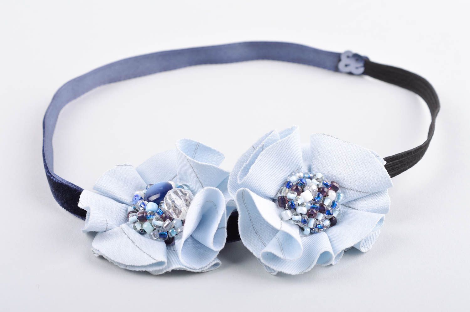 Handmade Haarband mit Blumen Designer Schmuck Accessoire für Haare in Weiß foto 3