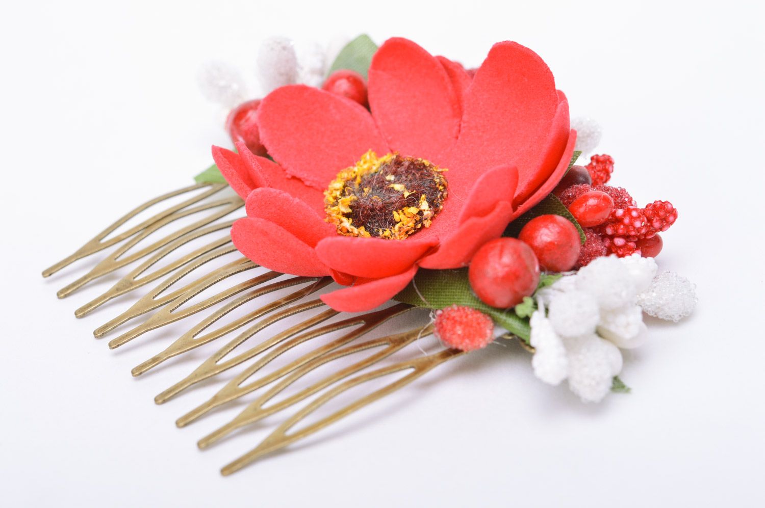 Красная заколка гребень для волос с цветами и ягодами ручной работы объемная фото 5