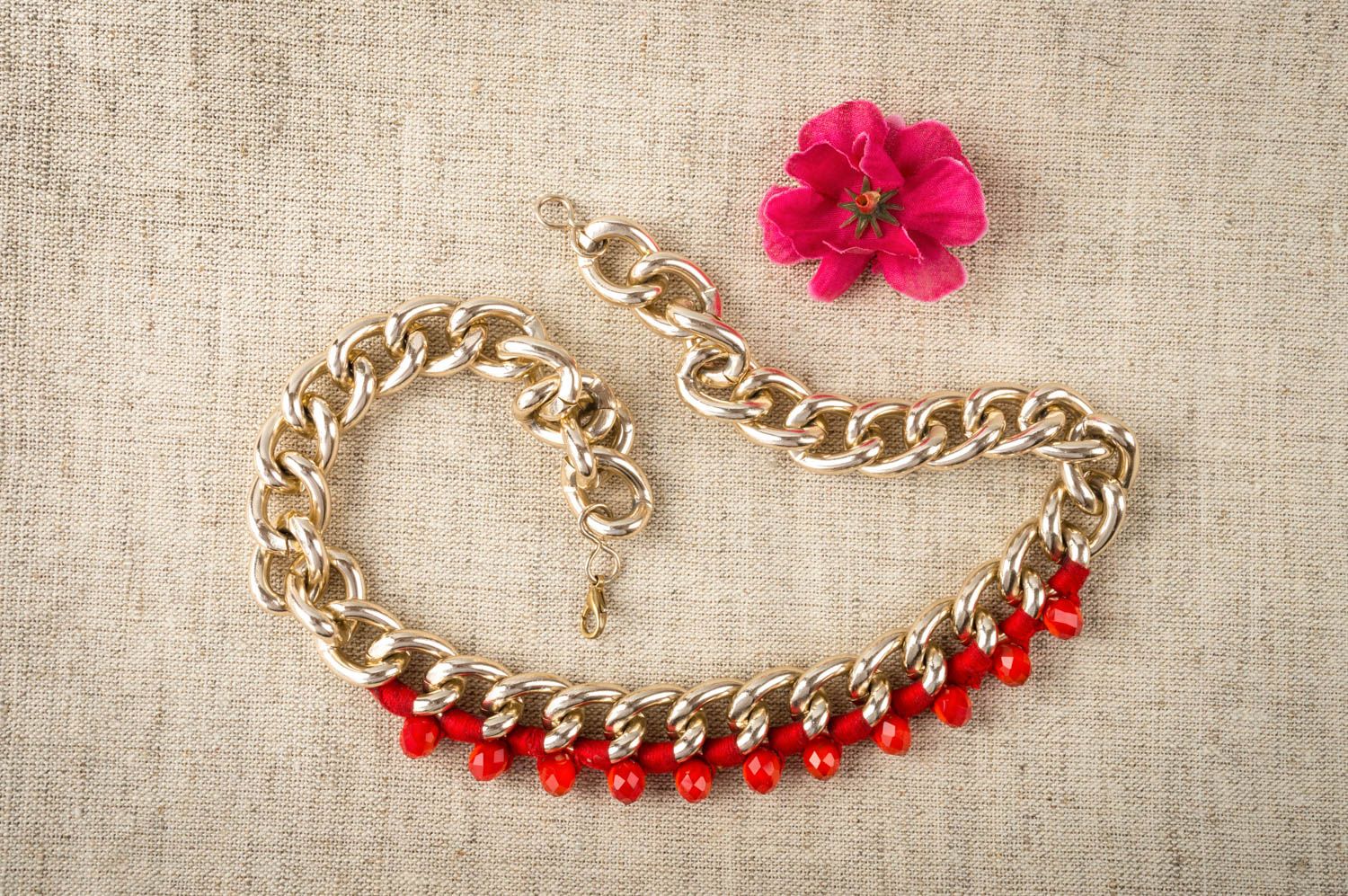 Красное ожерелье с кристаллами нарядное для девушки оригинальное ручной работы фото 1