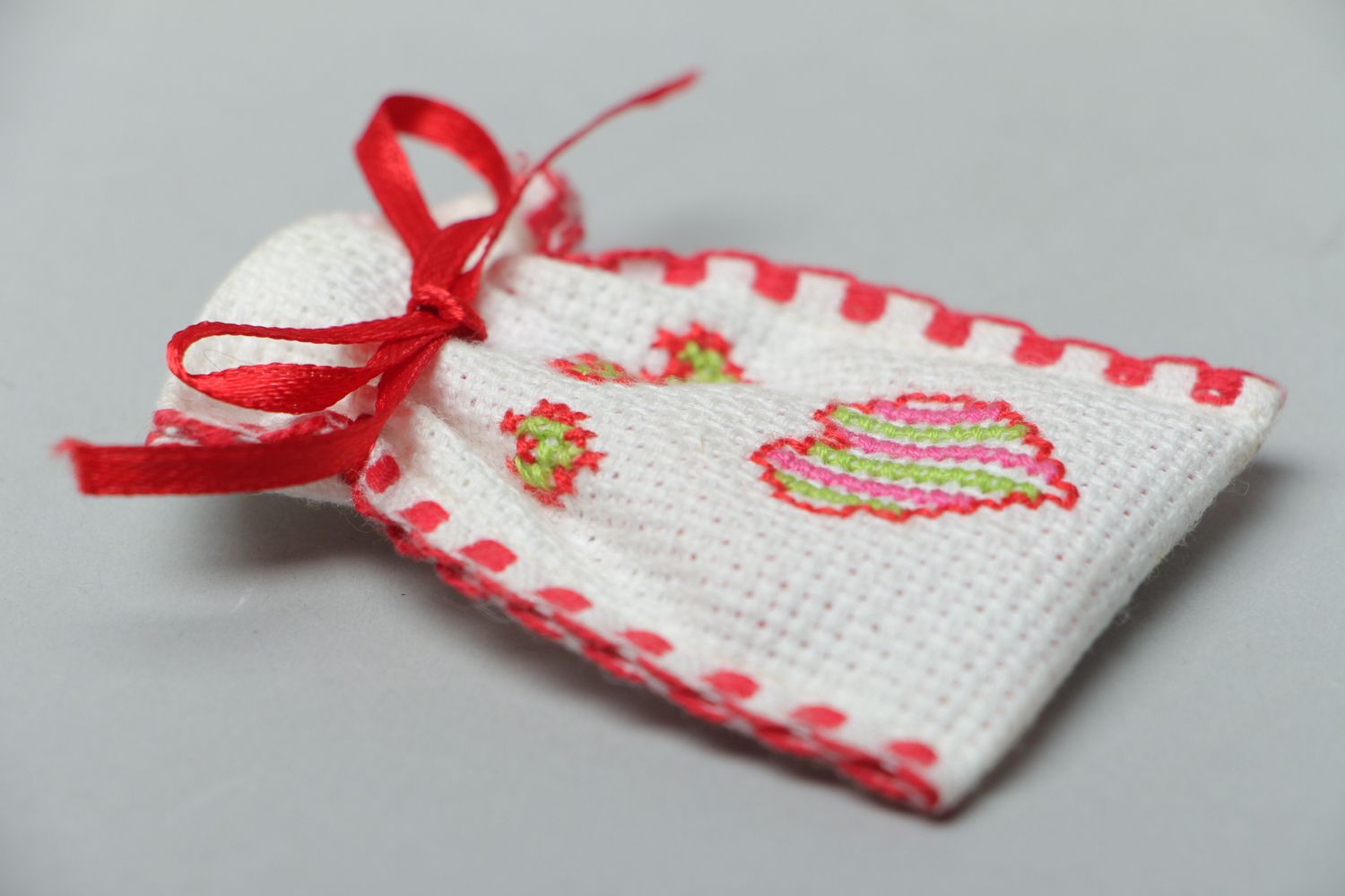 Handmade Säckchen für Geschenke aus Kanevas  foto 2